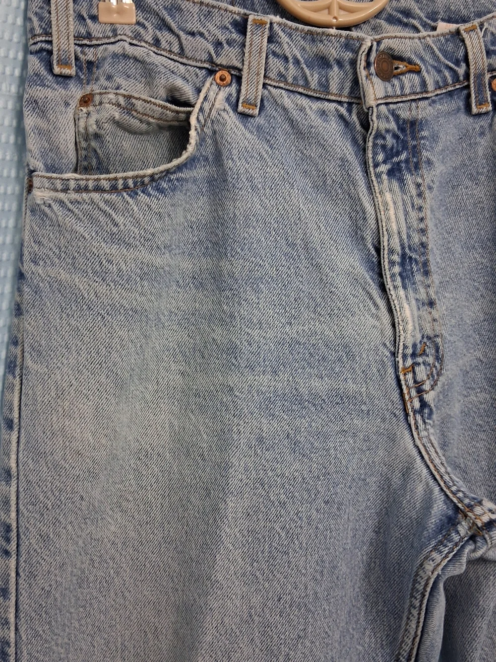 Vintage Orange Tab 550 Levi's Straight-Leg Jeans in Light Blue Denim
